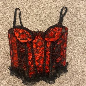 Lavish Red & Black Corest.